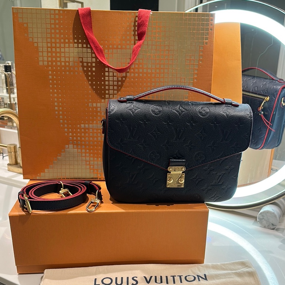 Louis Vuitton Pochette Métis